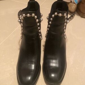 Zara boots with pearls